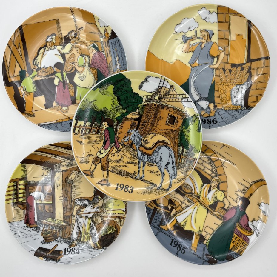 Набор из 6-ти тарелок с изображением народных сцен, фарфор, деколь, крытье, Gebrüder Winterling, Германия, 1982-1987 гг.