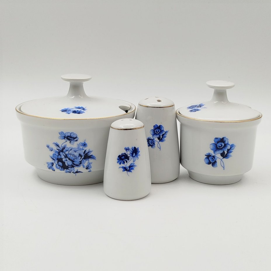 Набор для сервировки стола (солонка,перечница, две горчичницы)  с декором в виде синих цветов