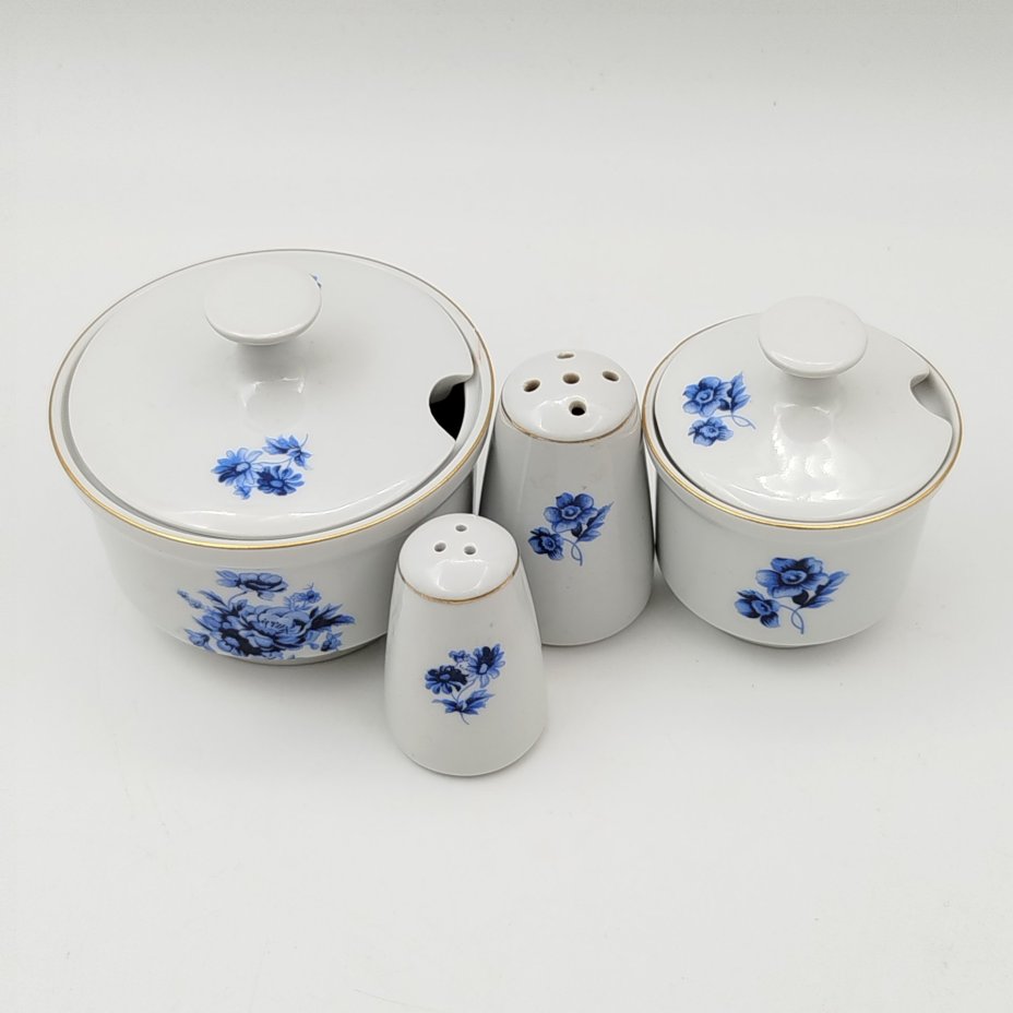 Набор для сервировки стола (солонка,перечница, две горчичницы)  с декором в виде синих цветов