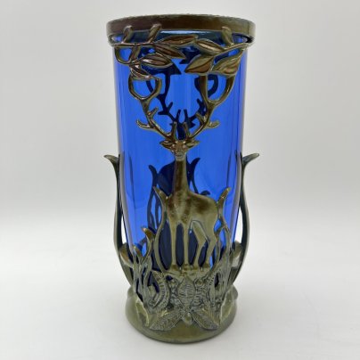 Ваза синего оттенка в оплетке с изображением оленя, цветное стекло, металл, пластик, СССР, 1970-1990 гг.