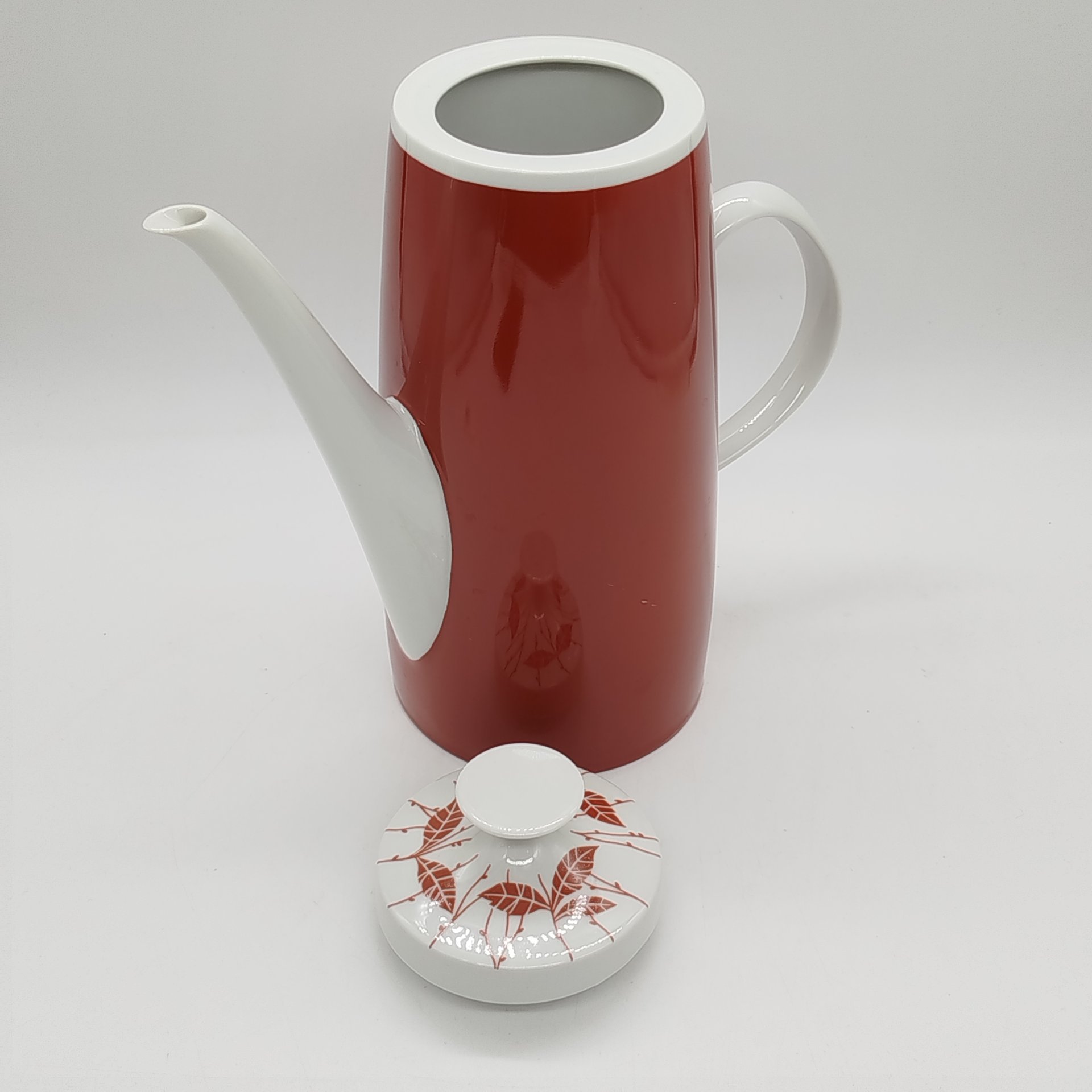 Кофейник, украшенный растительным декором, Lichte Porzellan (Лихте)