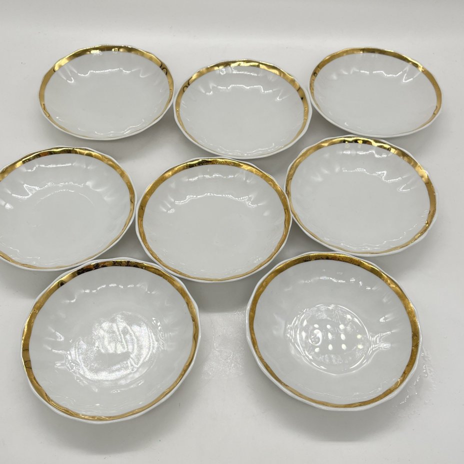 Набор из 8 блюдец с лаконичным декором, фарфор, золочение, Дмитровский фарфоровый завод (ДФЗ Вербилки), СССР, 1965-1991 гг.