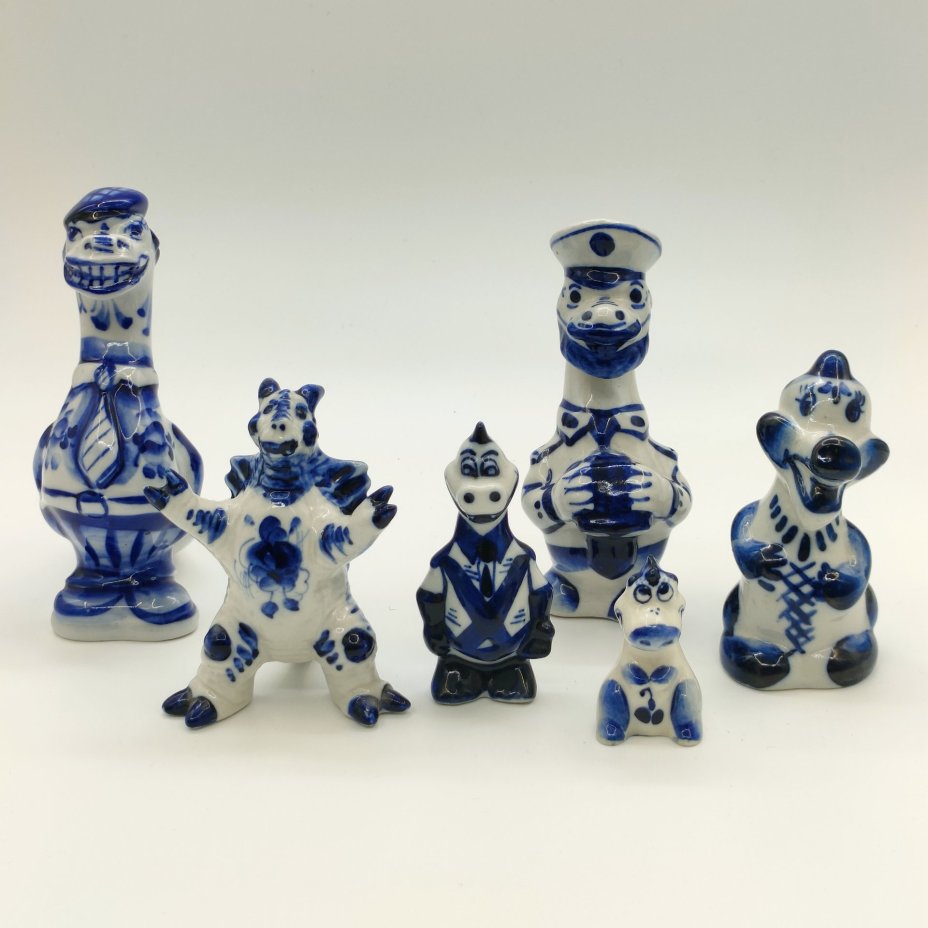 Набор из шести статуэток "Драконы", Гжель, фарфор, роспись, Россия, 1990-2010 гг.