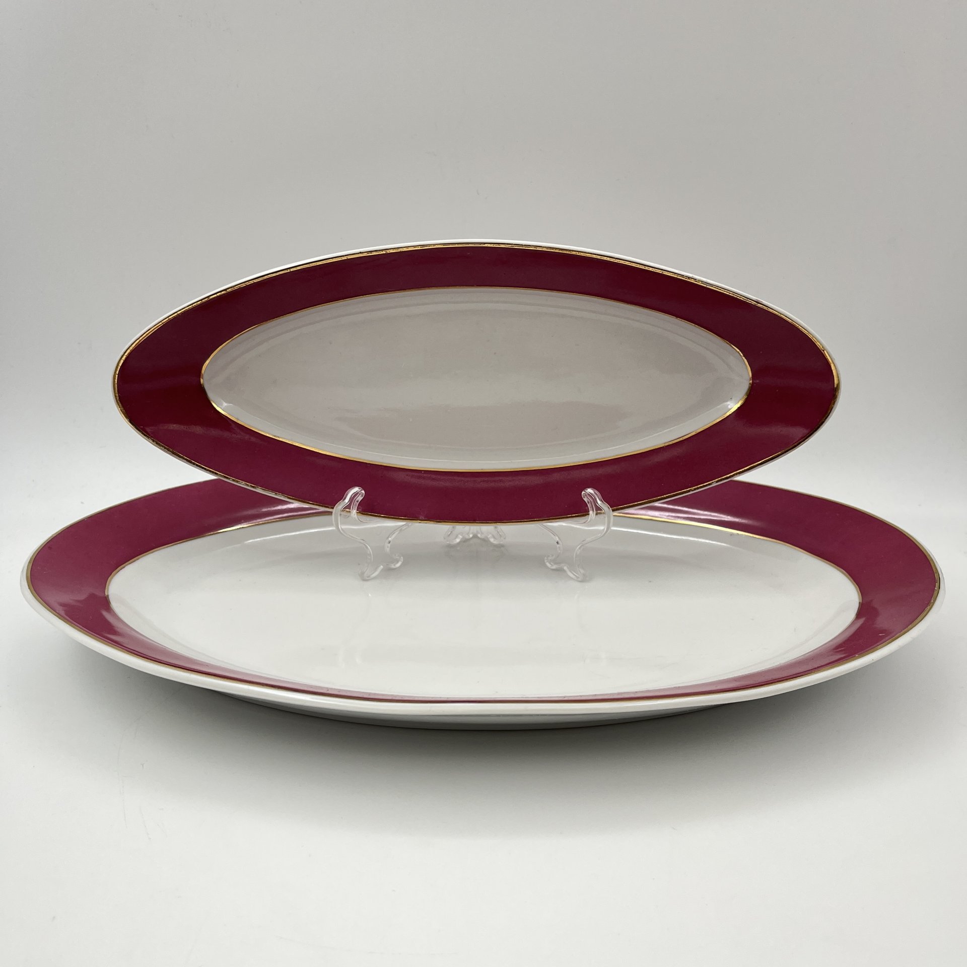 Набор сервировочный малинового оттенка (8 предметов)