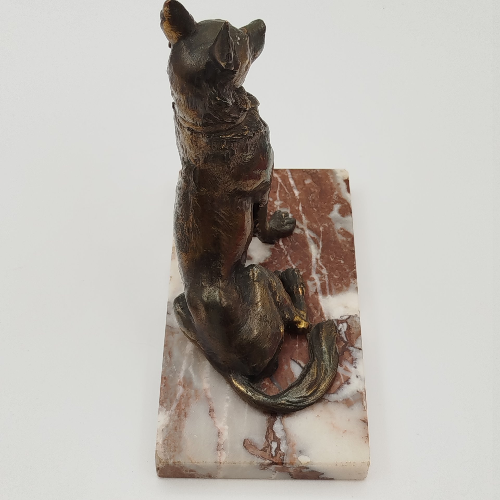 Статуэтка на каменном постаменте "Собака", металл, мрамор, Западная Европа, 1970-1990 гг.