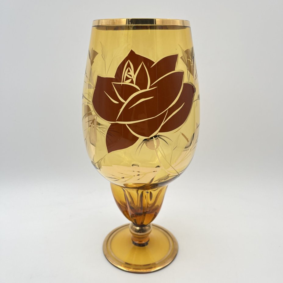 Ваза в виде кубка, стекло, резьба, золочение, Чехословакия, 1970-1990 гг.
