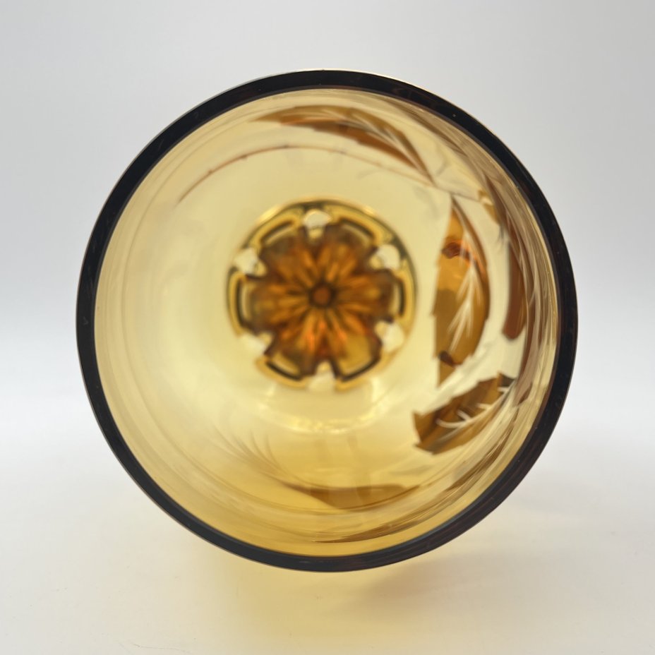 Ваза в виде кубка