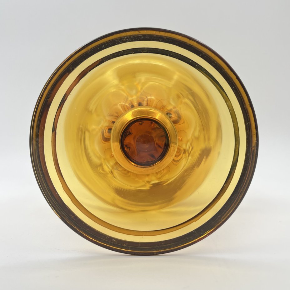 Ваза в виде кубка