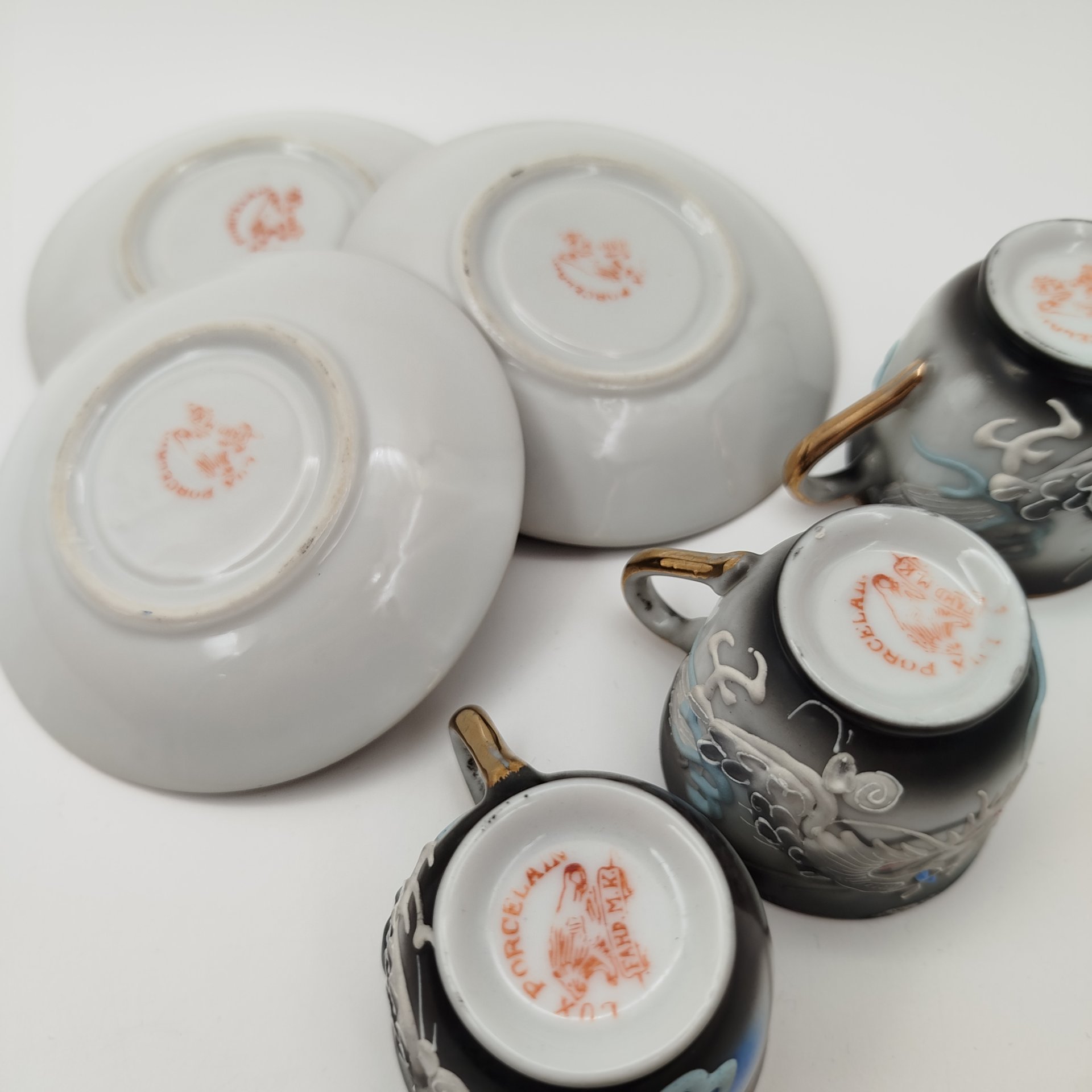 Набор из 3-х кофейных пар "Дракон", Lux Porcelain FAHD M.K., фарфор, бисквит, роспись, золочение, Азия, 1970-1990 гг.