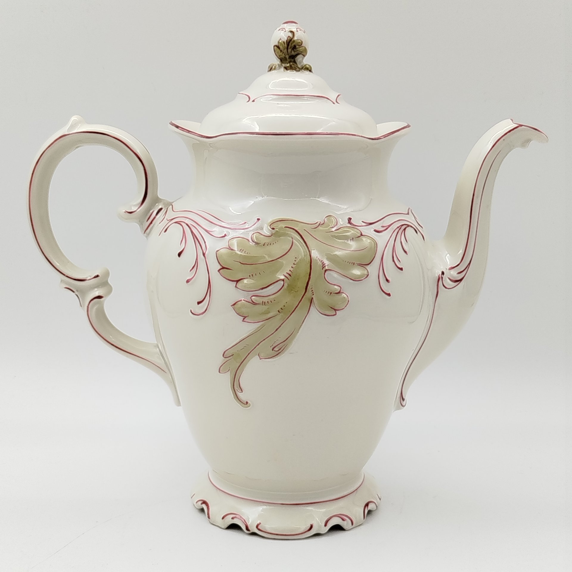 Чайник (кофейник) с растительным декором