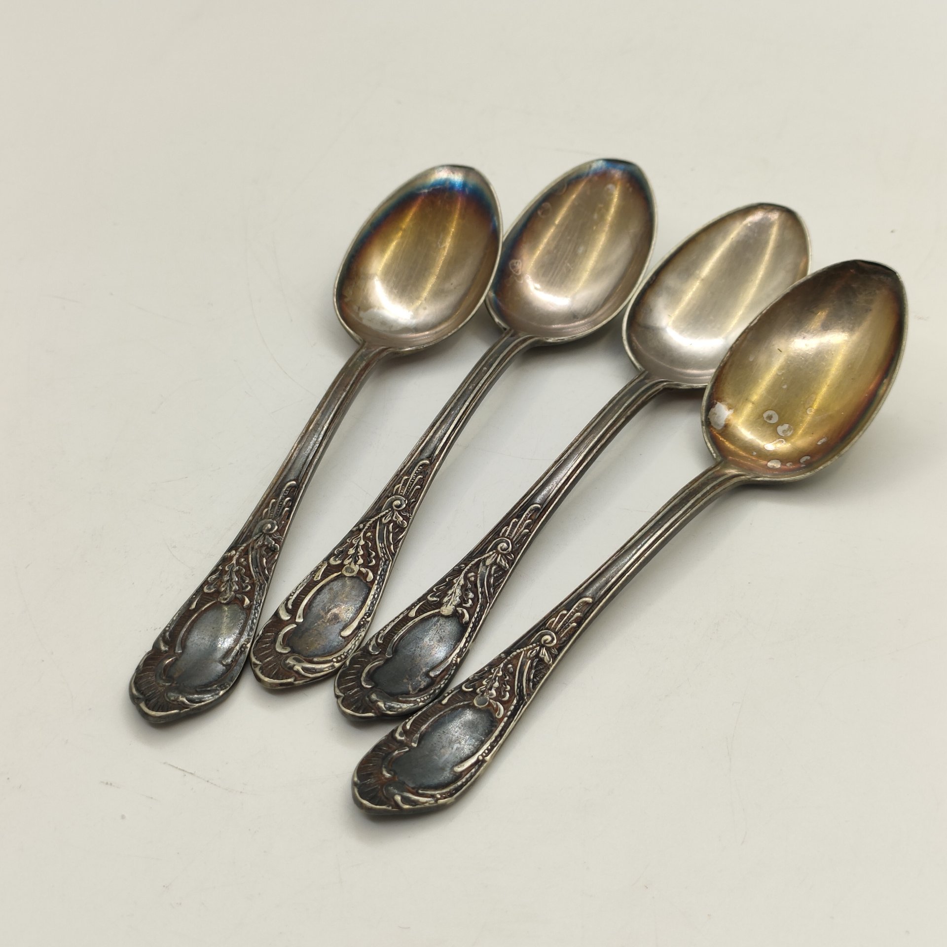 Набор из 4-х чайных ложек "Дубок", мНЦ (медь-никель-цинк), Киевский завод столовых приборов и посуды им. Дзержинского (ЗiД, ЗиД), СССР, 1950-1960 гг.