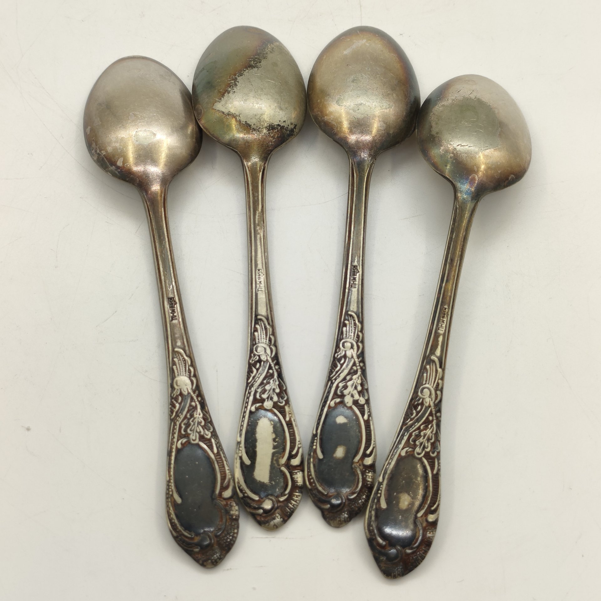 Набор из 4-х чайных ложек "Дубок", мНЦ (медь-никель-цинк), Киевский завод столовых приборов и посуды им. Дзержинского (ЗiД, ЗиД), СССР, 1950-1960 гг.