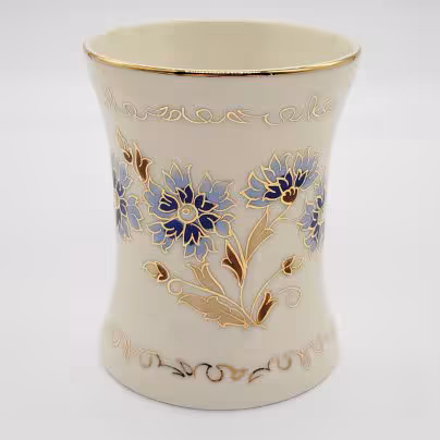 Ваза цвета слоновой кости (айвори) из сервиза "Cornflower" ("Василек"), Zsolnay