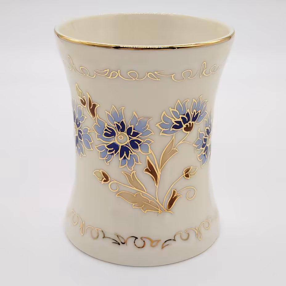 Ваза цвета слоновой кости (айвори) из сервиза "Cornflower" ("Василек"), Zsolnay