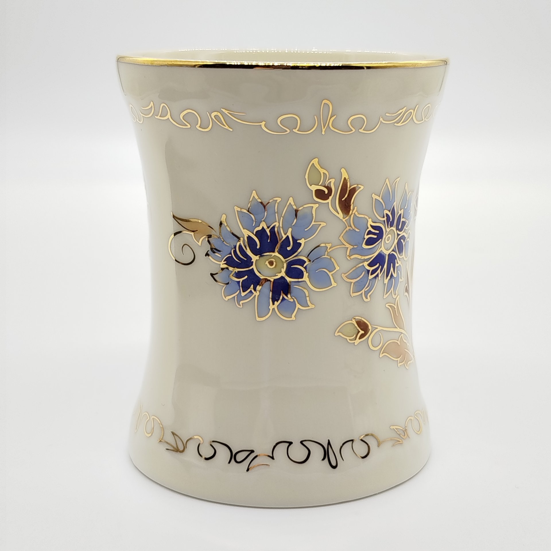 Ваза цвета слоновой кости (айвори) из сервиза "Cornflower" ("Василек"), Zsolnay