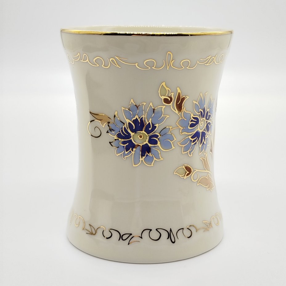 Ваза цвета слоновой кости (айвори) из сервиза "Cornflower" ("Василек"), Zsolnay