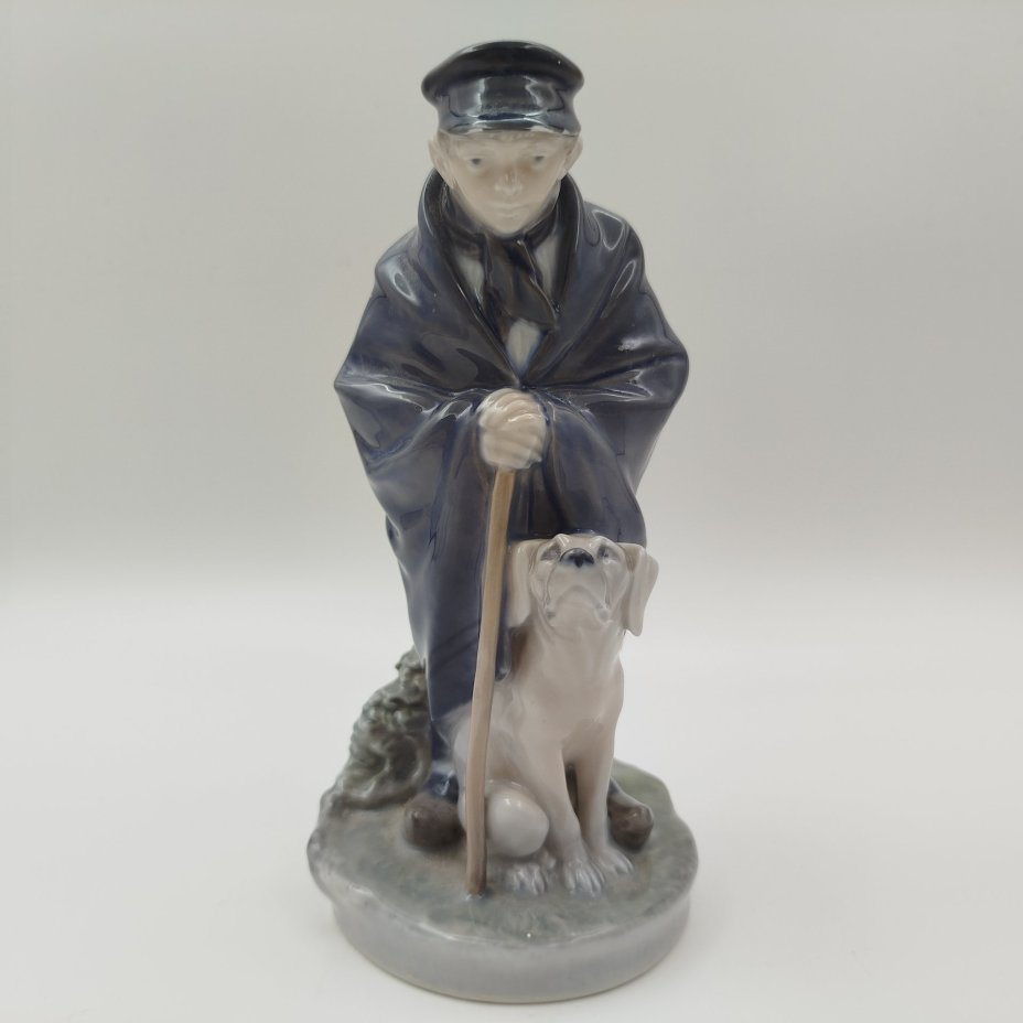 Статуэтка "Пастух с собакой", автор модели Christian Thompson, фарфор, роспись, Royal Copenhagen, Дания, 1966 г.