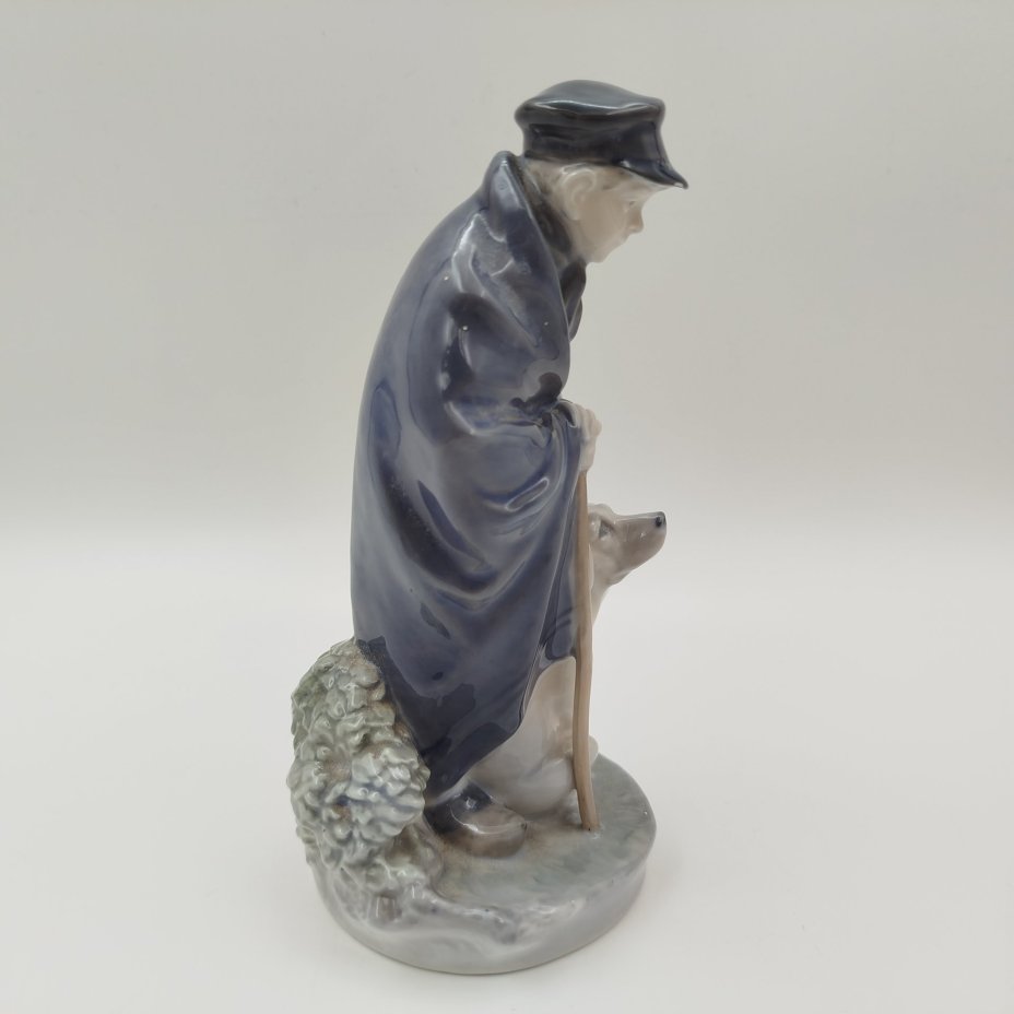 Статуэтка "Пастух с собакой", автор модели Christian Thompson, фарфор, роспись, Royal Copenhagen, Дания, 1966 г.
