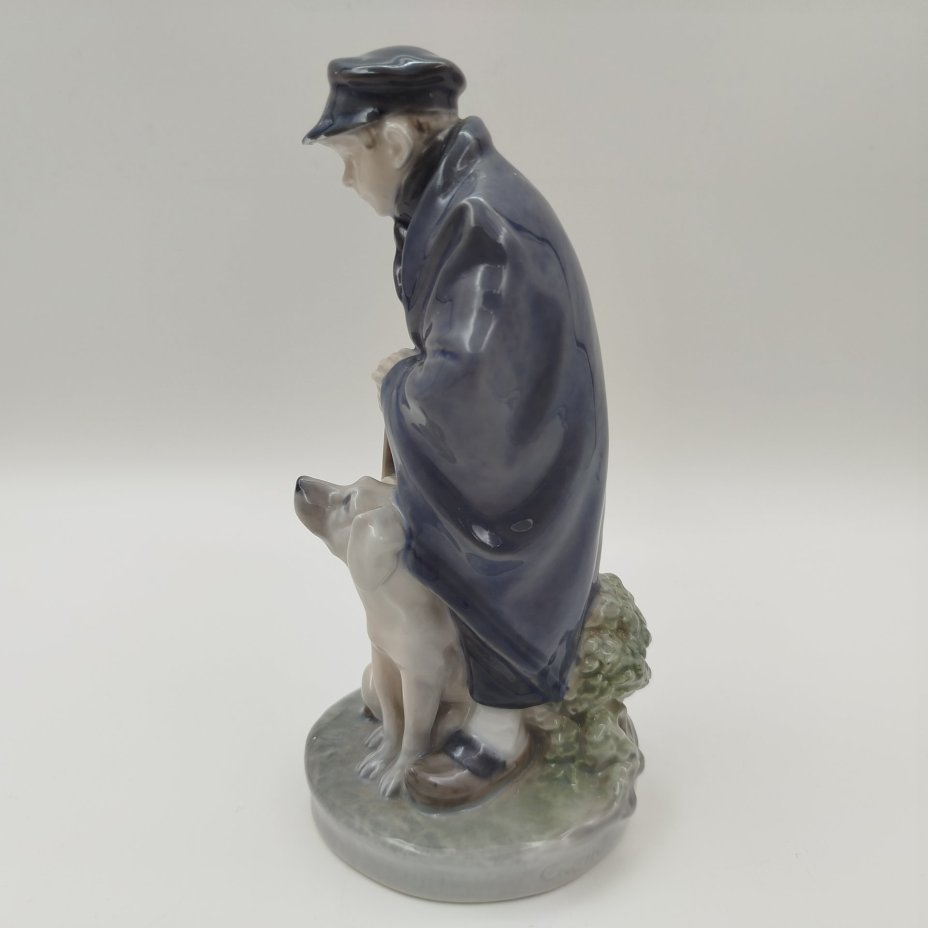 Статуэтка "Пастух с собакой", автор модели Christian Thompson, фарфор, роспись, Royal Copenhagen, Дания, 1966 г.