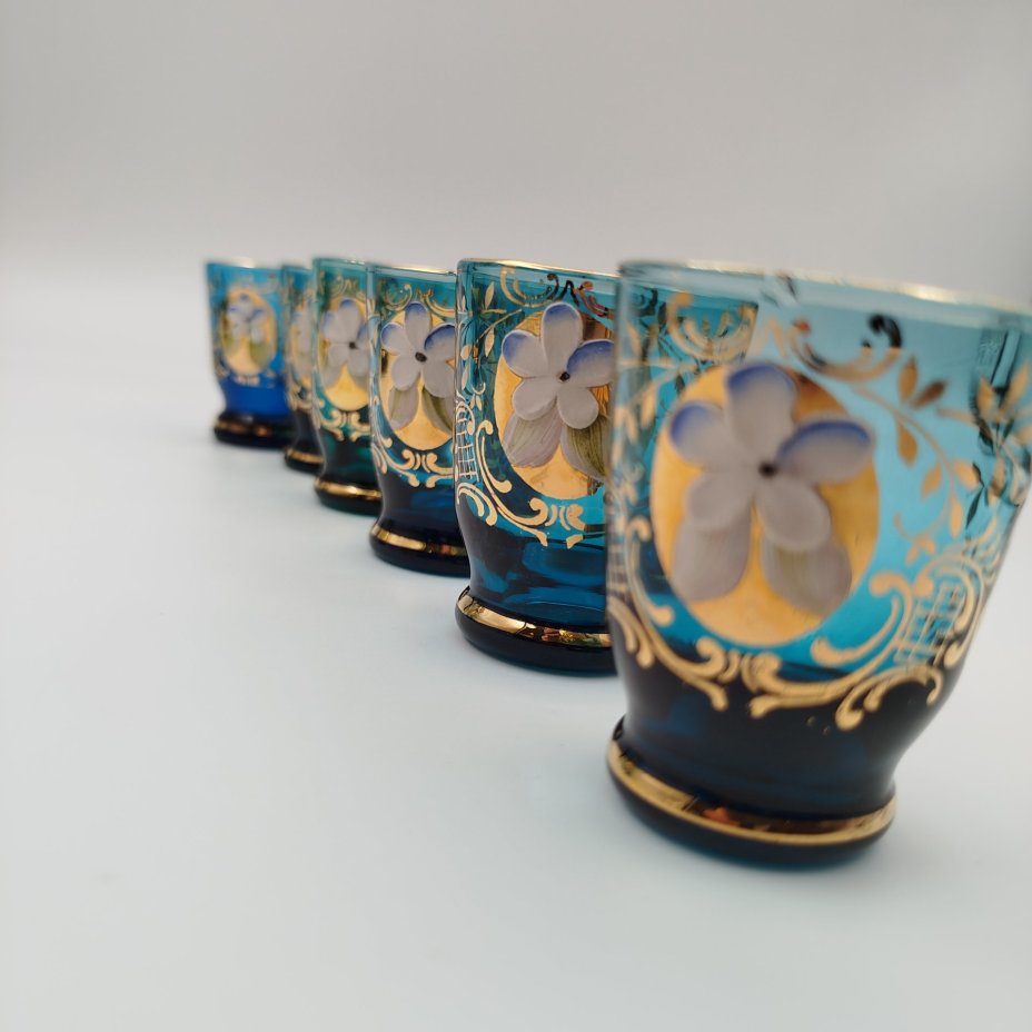 Набор для подачи крепких напитков на 6 персон (штоф и 6 стопок), украшенный объемным цветочным декором