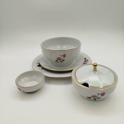 Набор для сервировки украшенный цветочным декором(соусник, солонка, сахарница, десертная тарелка), фарфор, деколь, золочение, Moritz Zdekauer (MZ), Чехословакия, 1970-1990 гг.