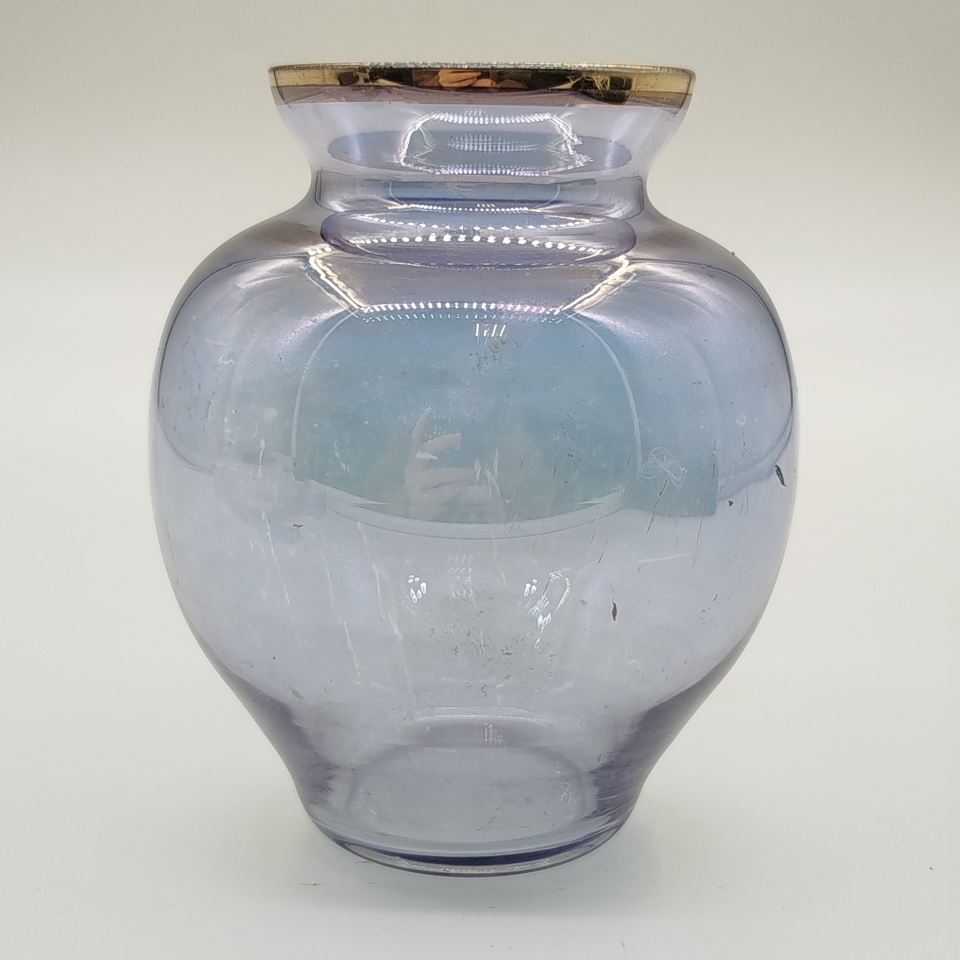 Ваза миниатюрная фиолетового оттенка, цветное стекло, золочение, СССР, 1970-1990 гг.