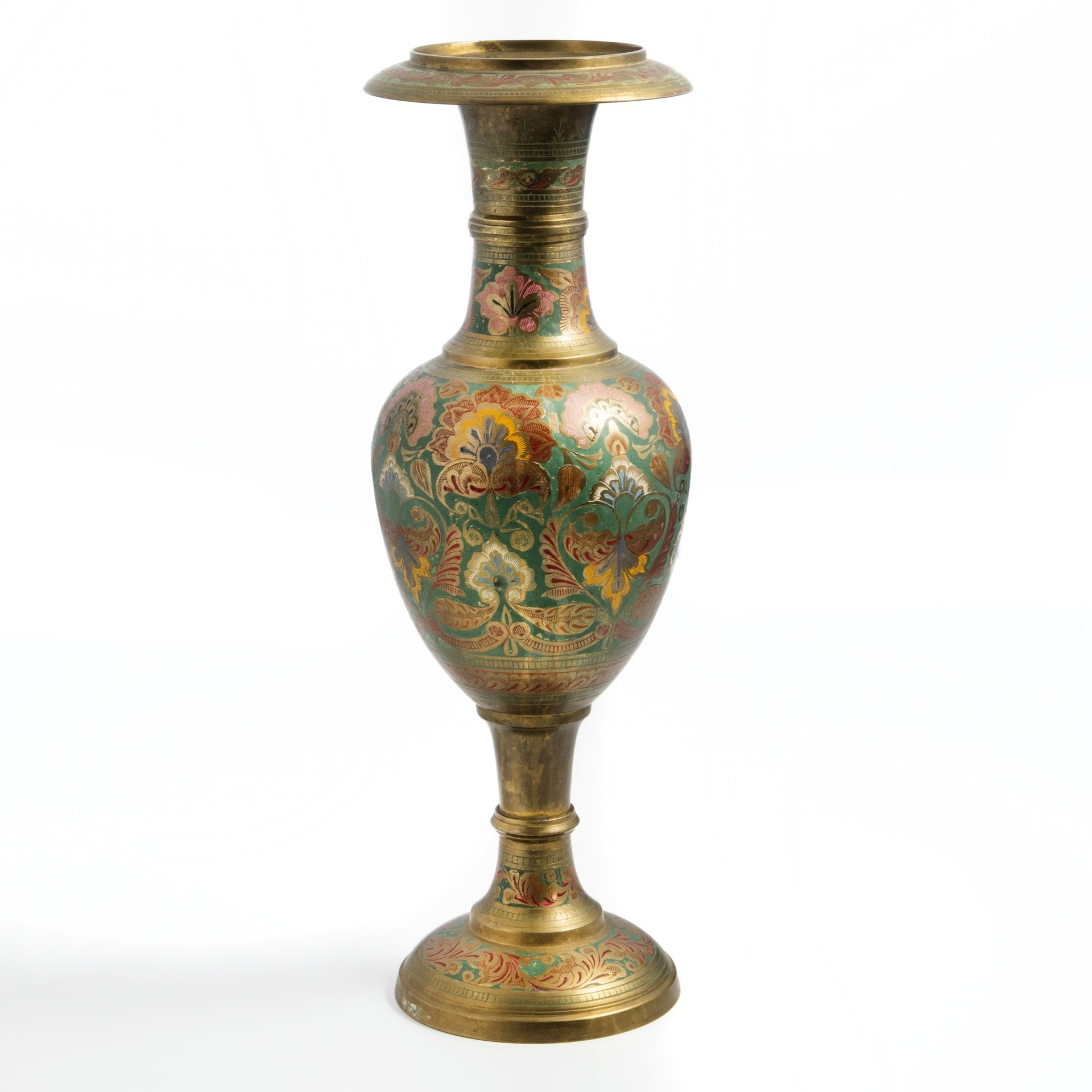 Ваза напольная в восточном стиле с гравировкой в виде цветов
