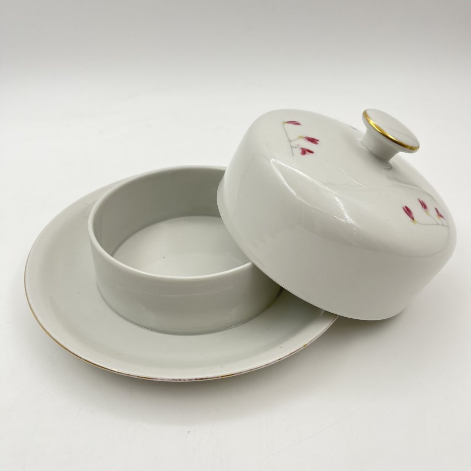 Масленка, украшенная изображением полевых цветов, Porzellanwerke Könitz (OPK)