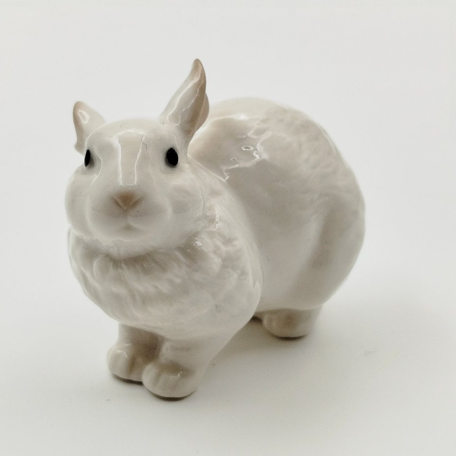 Статуэтка "Заяц", фарфор, роспись, Императорский фарфоровый завод (ИФЗ), Российская Федерация, 2000-2010 гг.