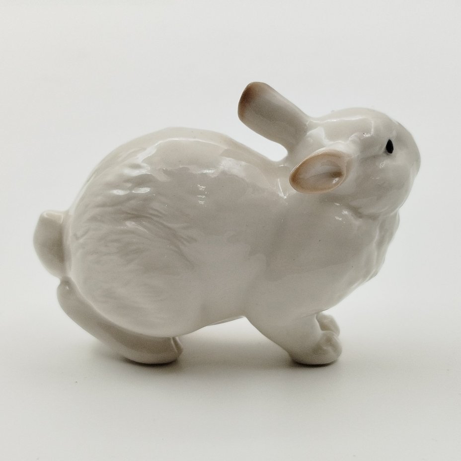 Статуэтка "Заяц", фарфор, роспись, Императорский фарфоровый завод (ИФЗ), Российская Федерация, 2000-2010 гг.