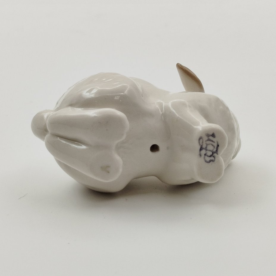 Статуэтка "Заяц", фарфор, роспись, Императорский фарфоровый завод (ИФЗ), Российская Федерация, 2000-2010 гг.