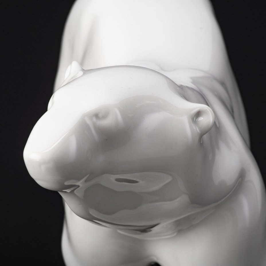 Статуэтка крупная "Белый медведь идущий" (без росписи), скульптор Воробьев Б.Я., фарфор, Ленинградский фарфоровый завод (ЛФЗ), СССР, 1970-1990 гг.