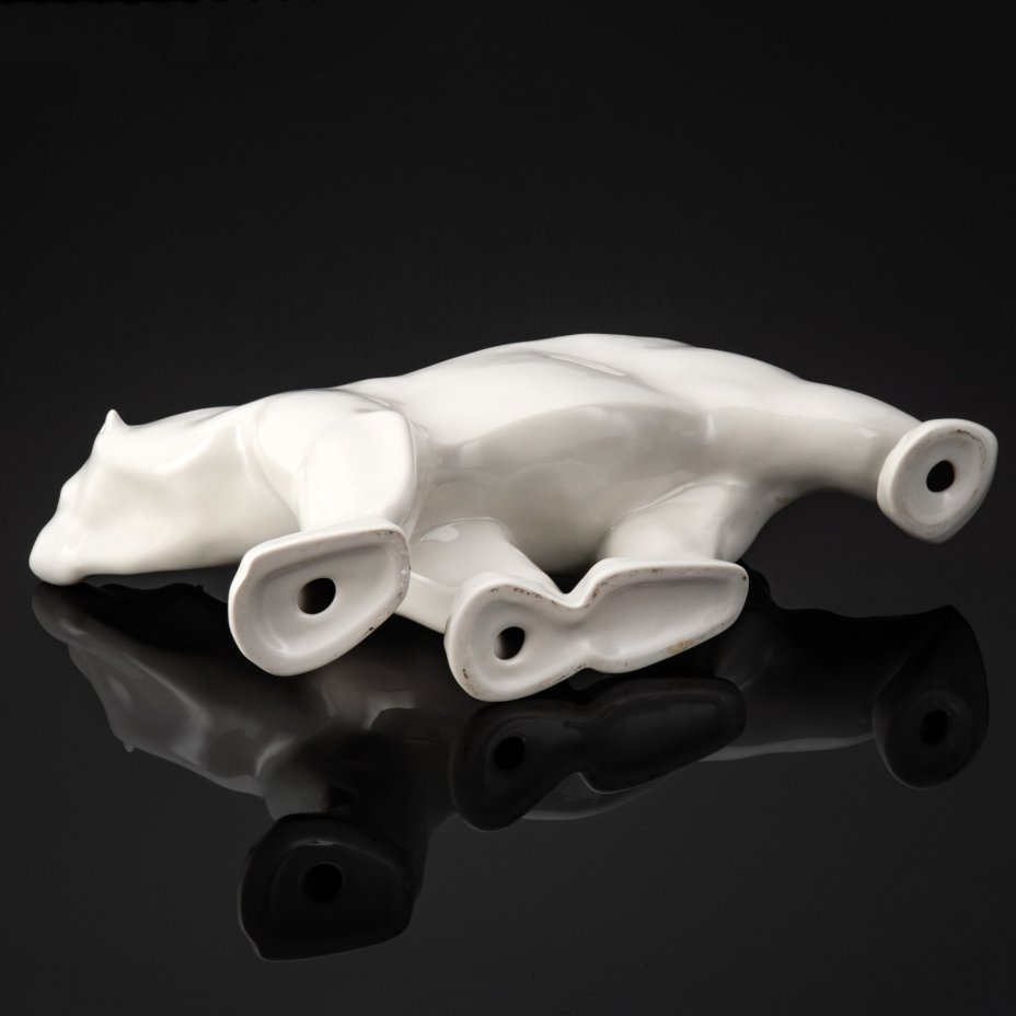 Статуэтка крупная "Белый медведь идущий" (без росписи), скульптор Воробьев Б.Я., фарфор, Ленинградский фарфоровый завод (ЛФЗ), СССР, 1970-1990 гг.