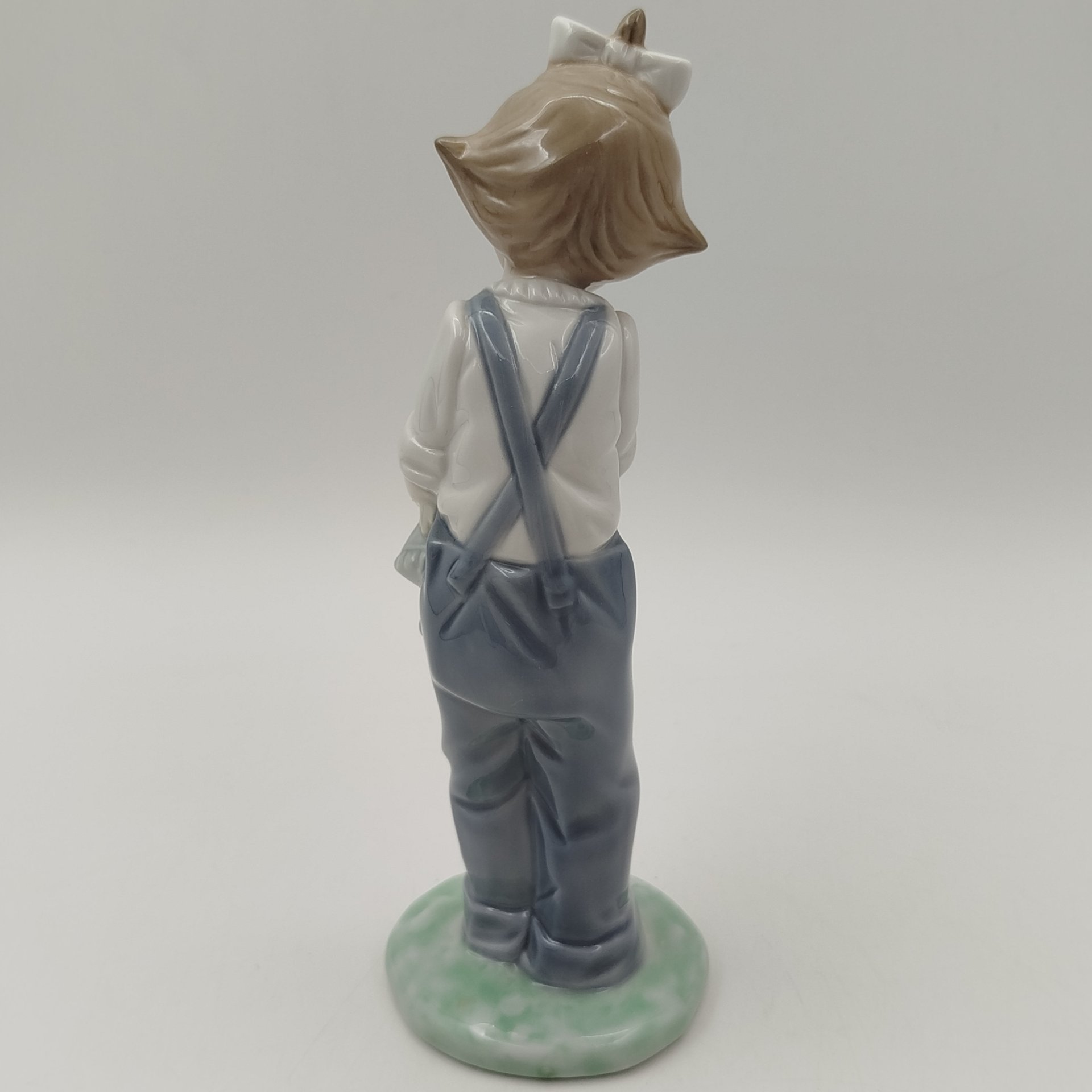 Статуэтка "Девочка с куклой", фарфор, роспись, NAO Porcelain, Испания, 1970-2000 гг.