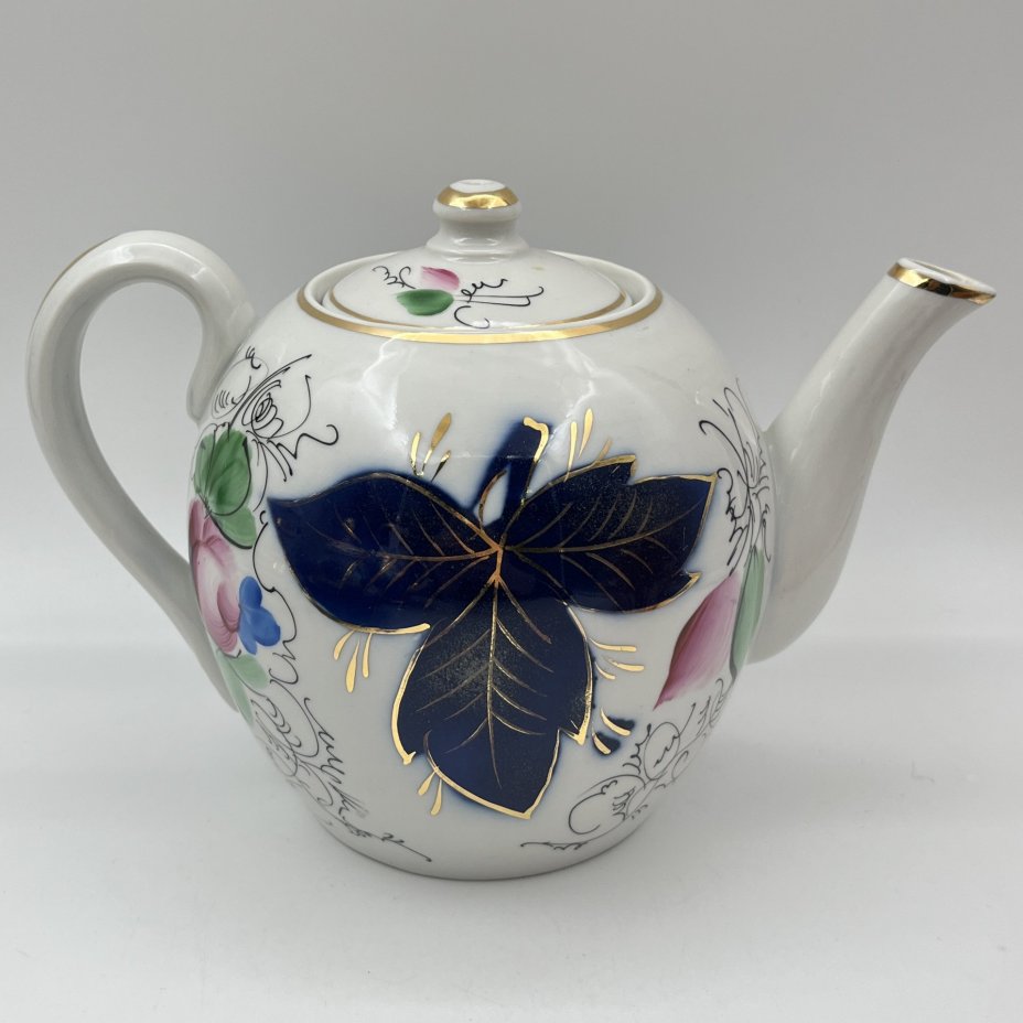 Чайник "Виноград", фарфор, роспись, золочение, Кузяевский фарфоровый завод, СССР, 1963-1991 гг.