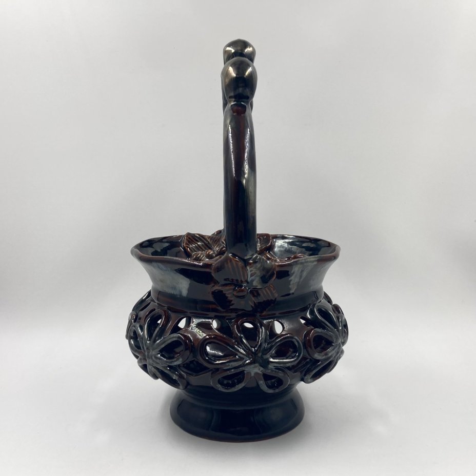 Конфетница (ваза) "Корзинка с цветами", керамика, люстр, СССР, 1970-1990 гг.