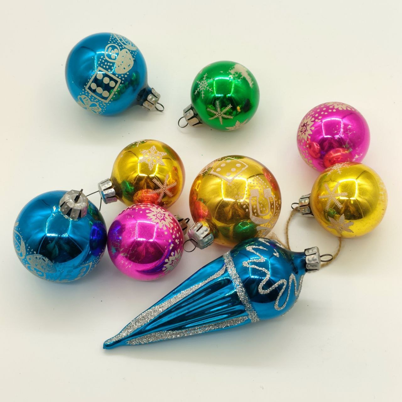 Набор из 9-ти ёлочных шаров различных размеров (в подборе), стекло, металл, краска, СССР, 1970-1990 гг.
