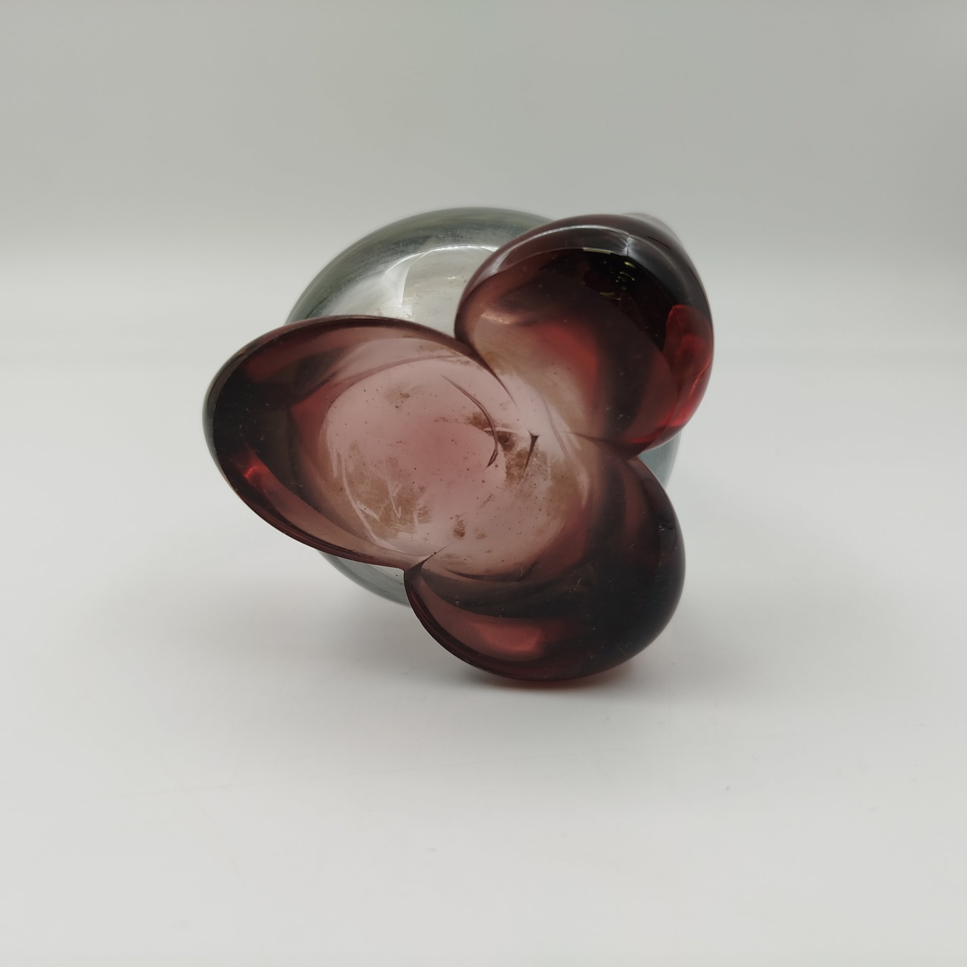 Ваза «Волна» с элементами марганцевого оттенка, стекло, Ленинградский стекольный комбинат «Победа» (Колпино), СССР, 1970-1990 гг.