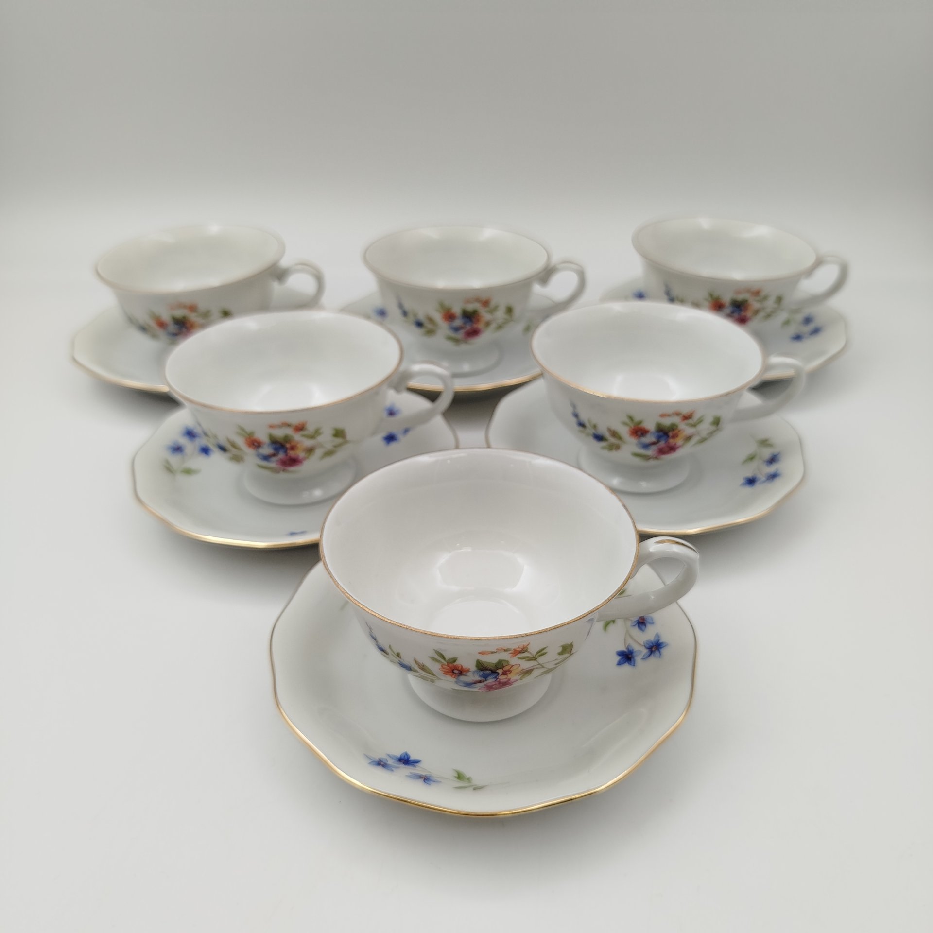 Набор из шести кофейных пар с нежным цветочным декором, фарфор, деколь, золочение, Jarolina, Польша, 1957-1980 гг.