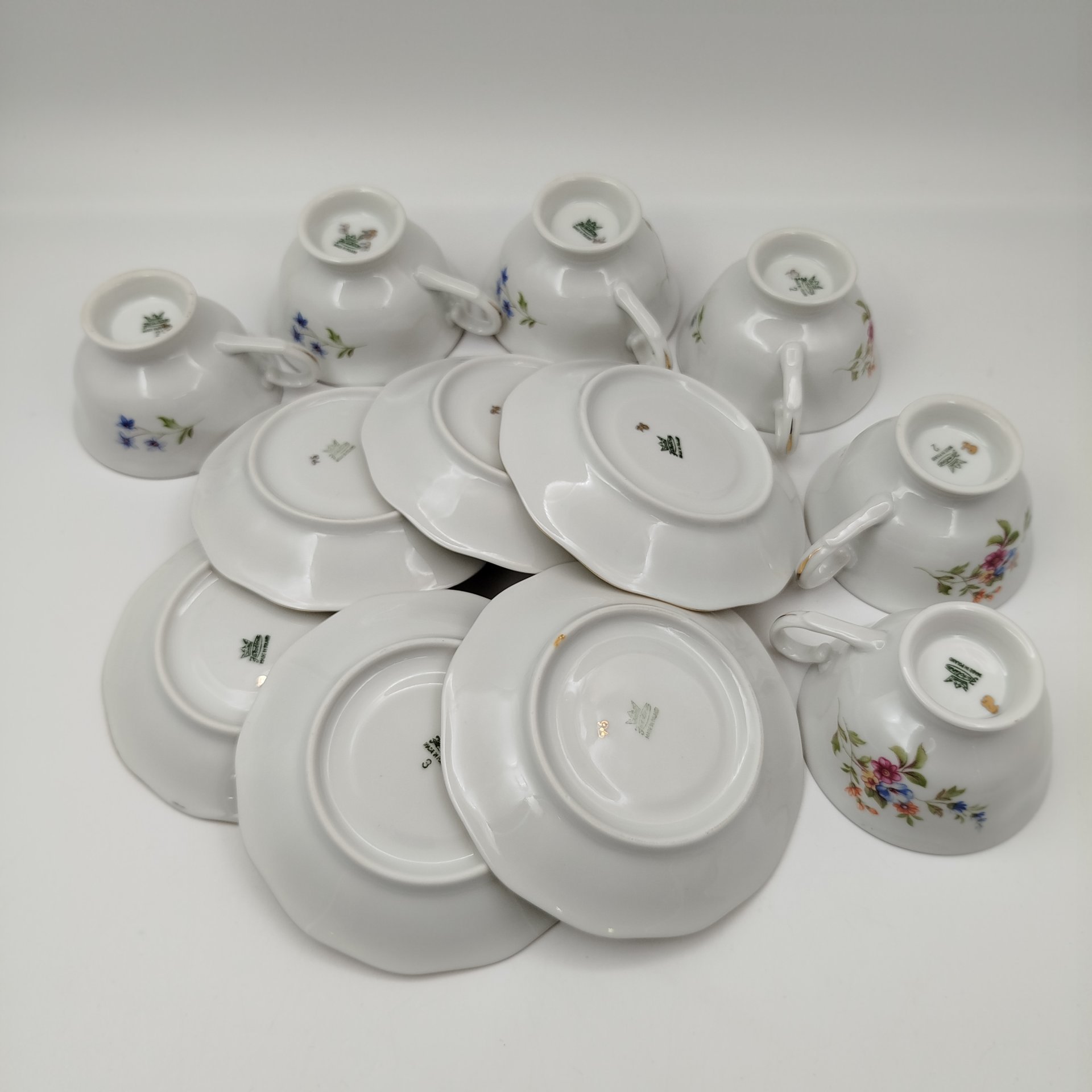 Набор из шести кофейных пар с нежным цветочным декором, фарфор, деколь, золочение, Jarolina, Польша, 1957-1980 гг.