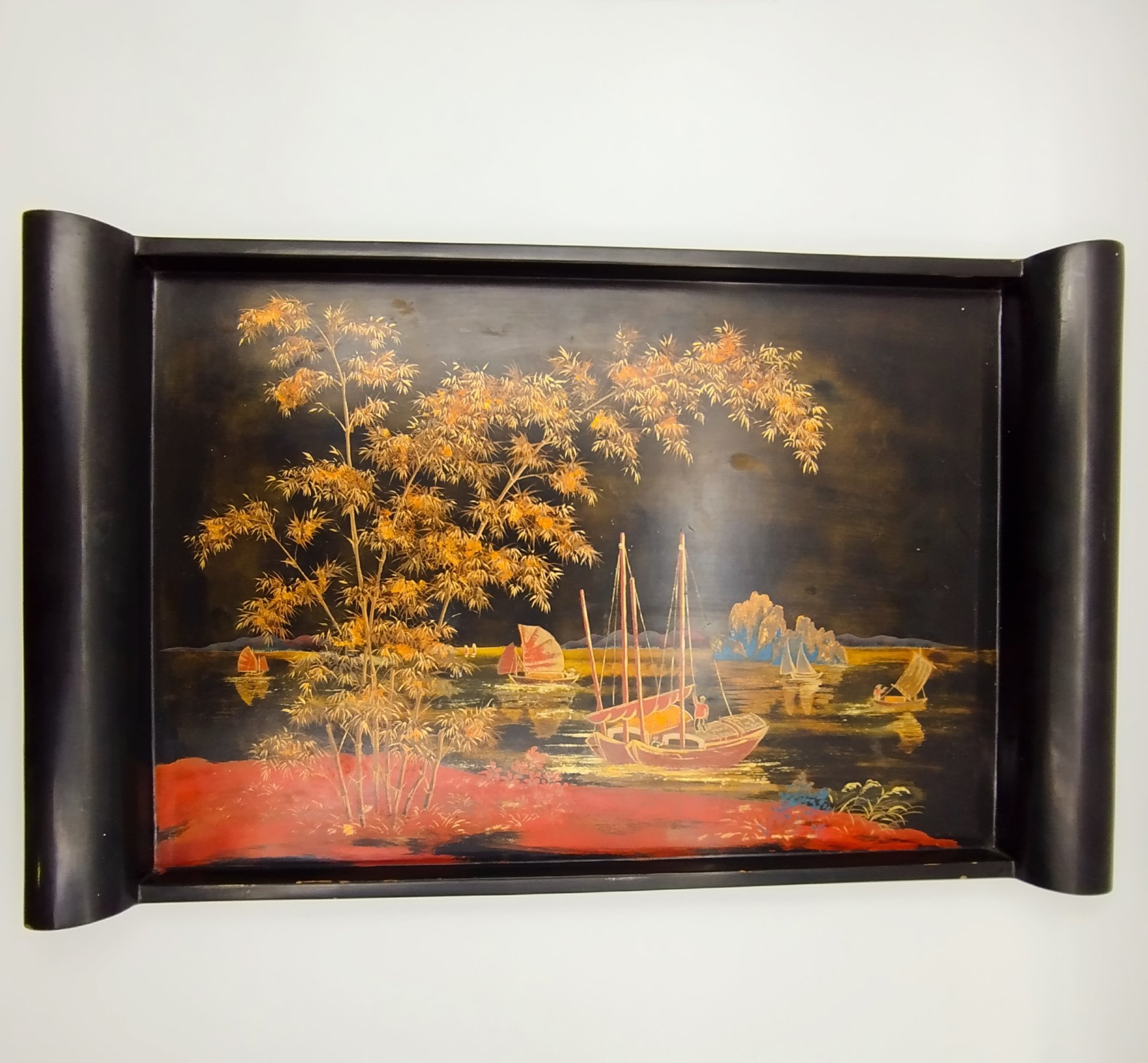 Поднос прямоугольной формы с пейзажным декором