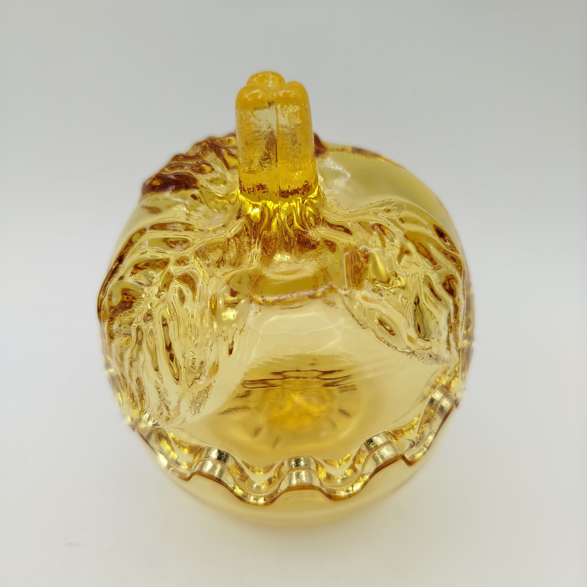 Лимонница в форме яблока, цветное стекло, пресс, Гусевской хрустальный завод (Гусь-Хрустальный), СССР, 1970-1990 гг.