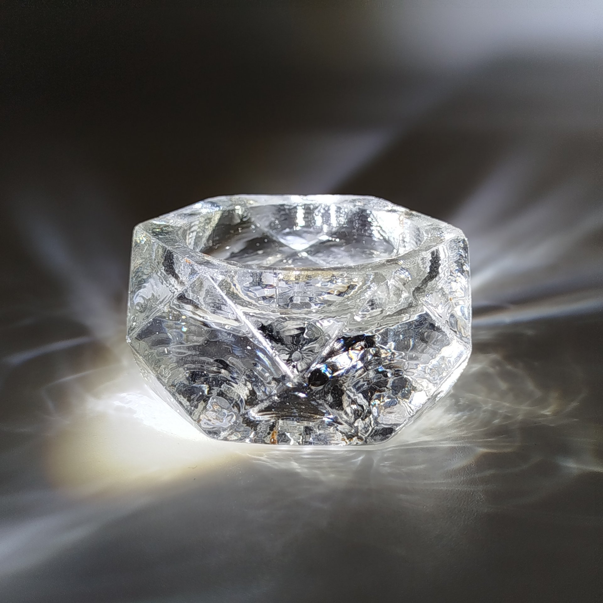 Солонка в форме многогранника