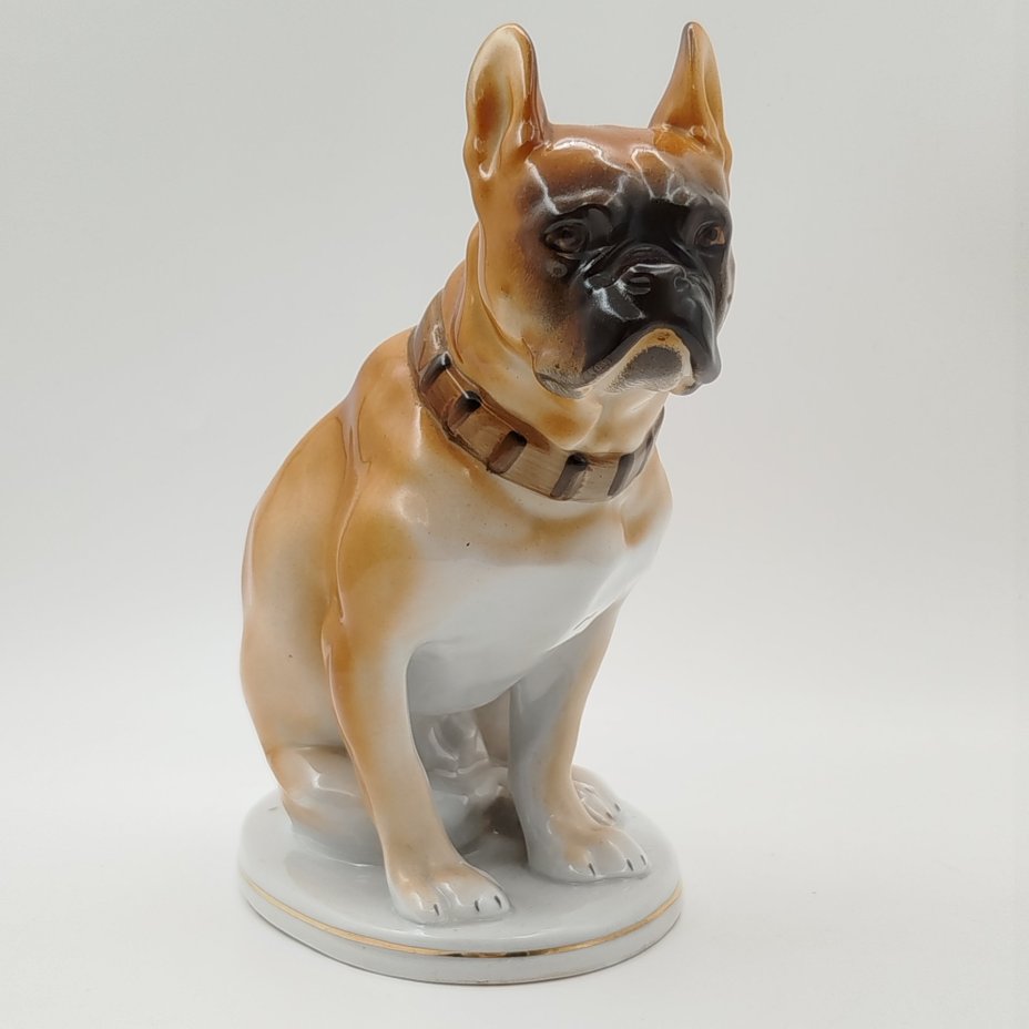 Статуэтка "Боксёр", скульптор В.С. Драчинская, фарфор, роспись, Ленинградский фарфоровый завод (ЛФЗ), СССР, 1960-1970 гг.