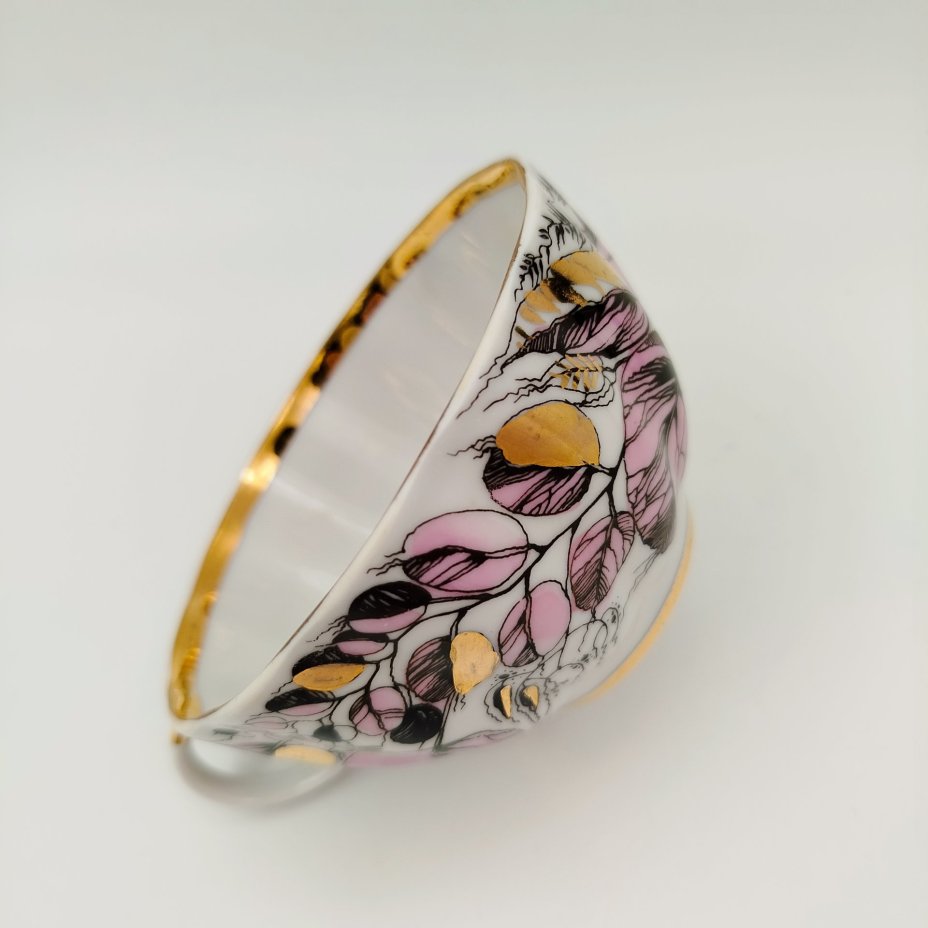 Чайная пара "Мой сад" в розовом оттенке, (из серии "Времена года"), форма "Тюльпан", автор формы С.Е. Яковлева, автор росписи Н.П. Славина