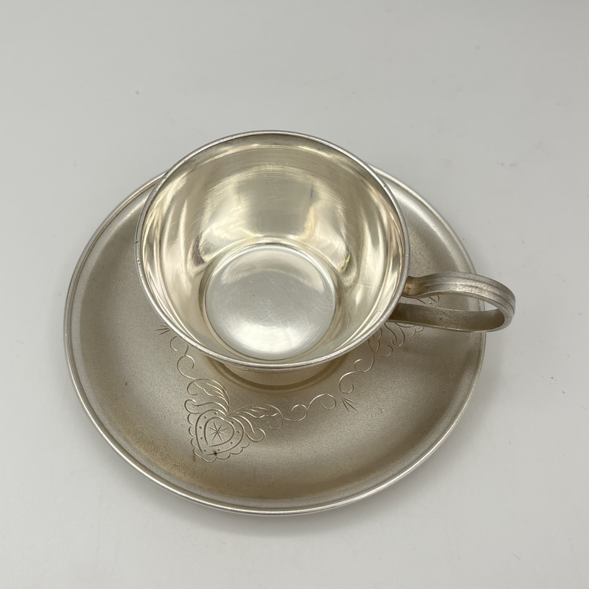 Пара кофейная с декором в русском национальном стиле, мельхиор (медь-никель), золочение, Мстерская художественная фабрика  «Ювелир», СССР, 1979 г.