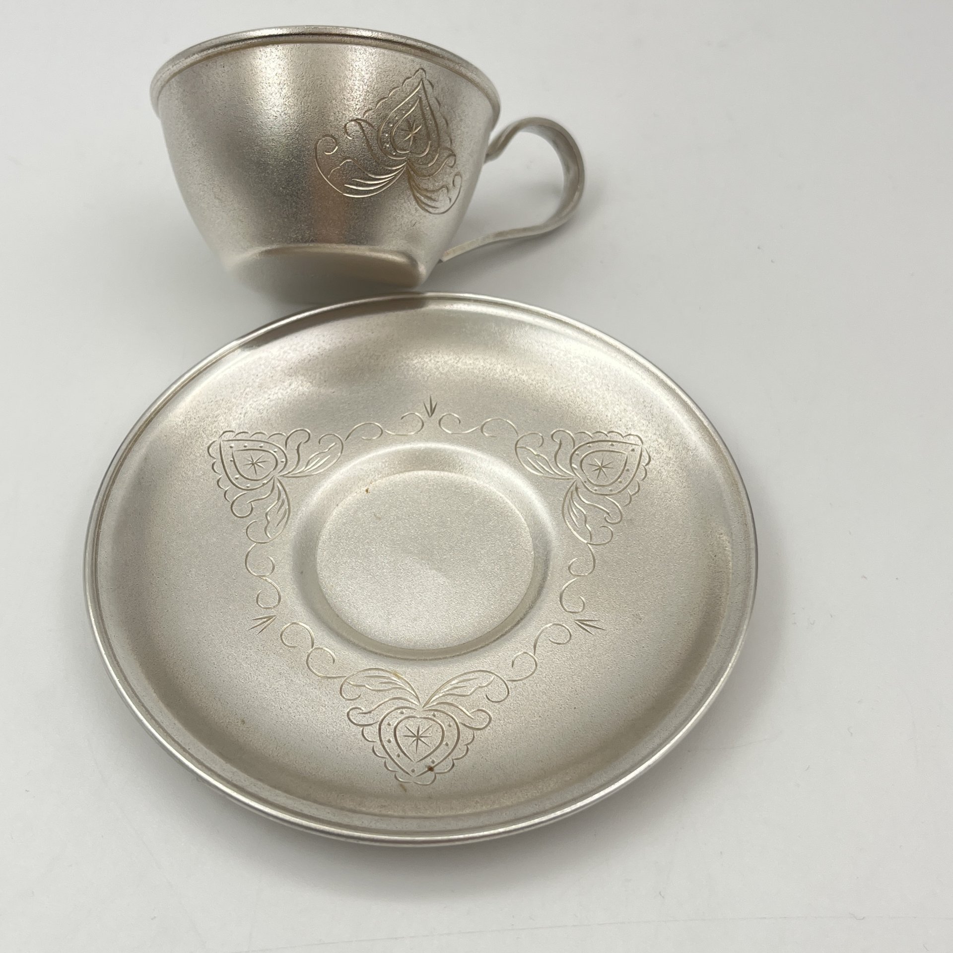 Пара кофейная с декором в русском национальном стиле, мельхиор (медь-никель), золочение, Мстерская художественная фабрика  «Ювелир», СССР, 1979 г.