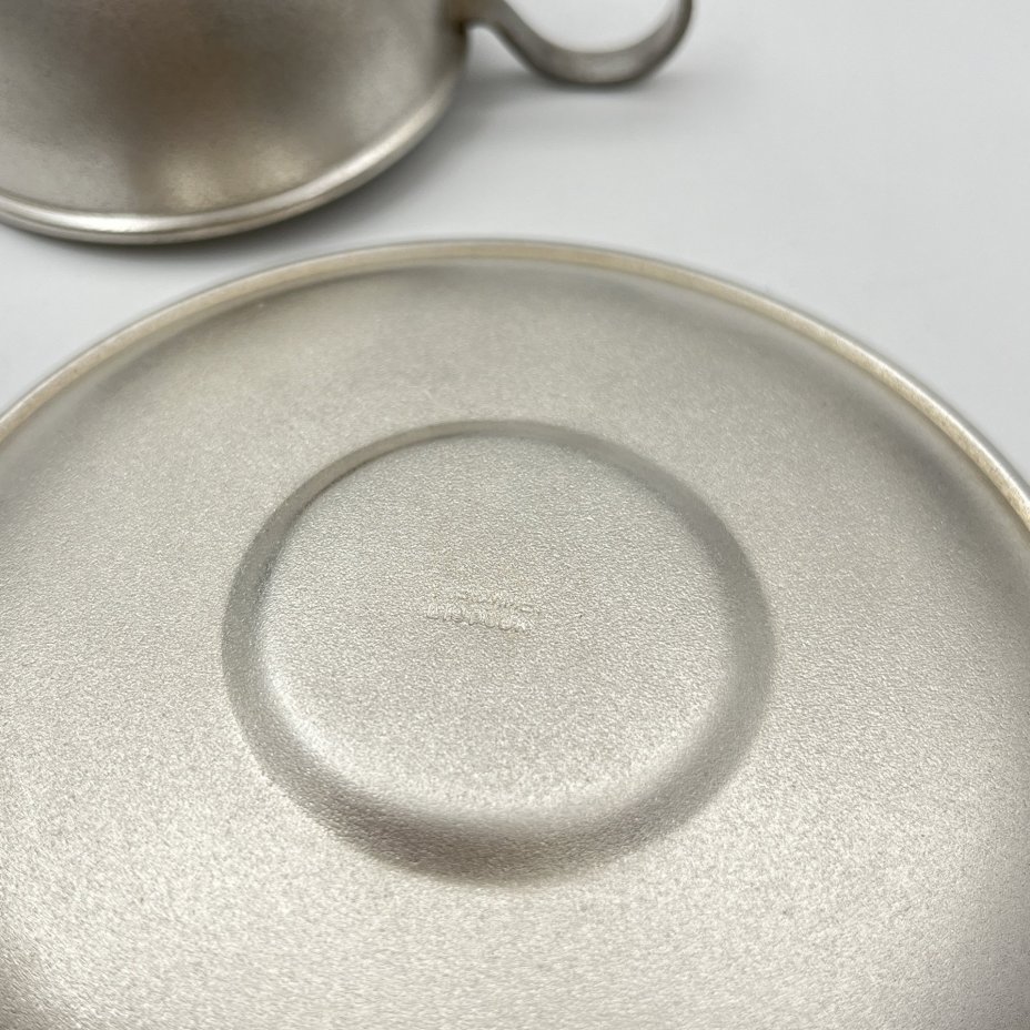 Пара кофейная с декором в русском национальном стиле, мельхиор (медь-никель), золочение, Мстерская художественная фабрика  «Ювелир», СССР, 1979 г.