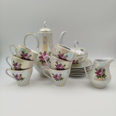 Сервиз кофейный с декором в виде роз на 6 персон (15 предметов), фарфор, деколь, люстр, золочение, Graf Von Henneberg Porzellan, 1777 Jlmenau, ГДР, 1973-1990 гг.