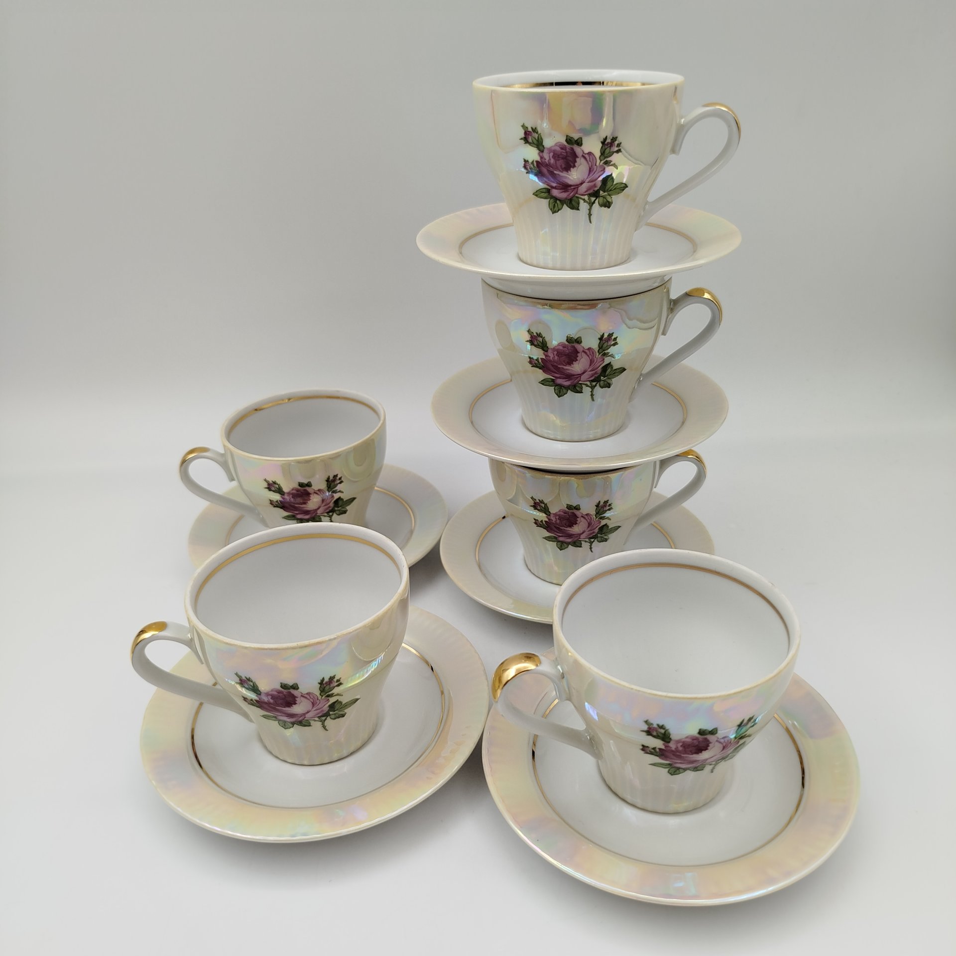 Сервиз кофейный с декором в виде роз на 6 персон (15 предметов), фарфор, деколь, люстр, золочение, Graf Von Henneberg Porzellan, 1777 Jlmenau, ГДР, 1973-1990 гг.